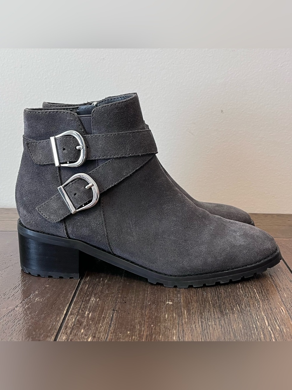 Blondo Grey Waterproof Booties Womens size 6 - Picture 7 of 11